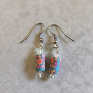 Ohrhänger mit zylinderförmigen Polymer Clay-Perlen Grundfarbe Blau