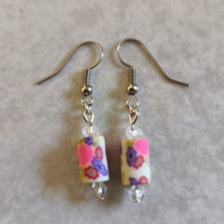Ohrhänger mit zylinderförmigen Polymer Clay-Perlen Grundfarbe Cremeweiß