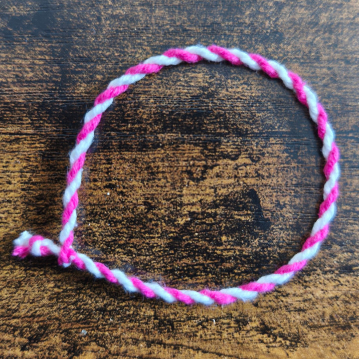 Gedrehtes Armband/Fußbändchen aus 100 % Baumwolle