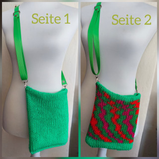 Gestrickte Wende-Umhängetasche